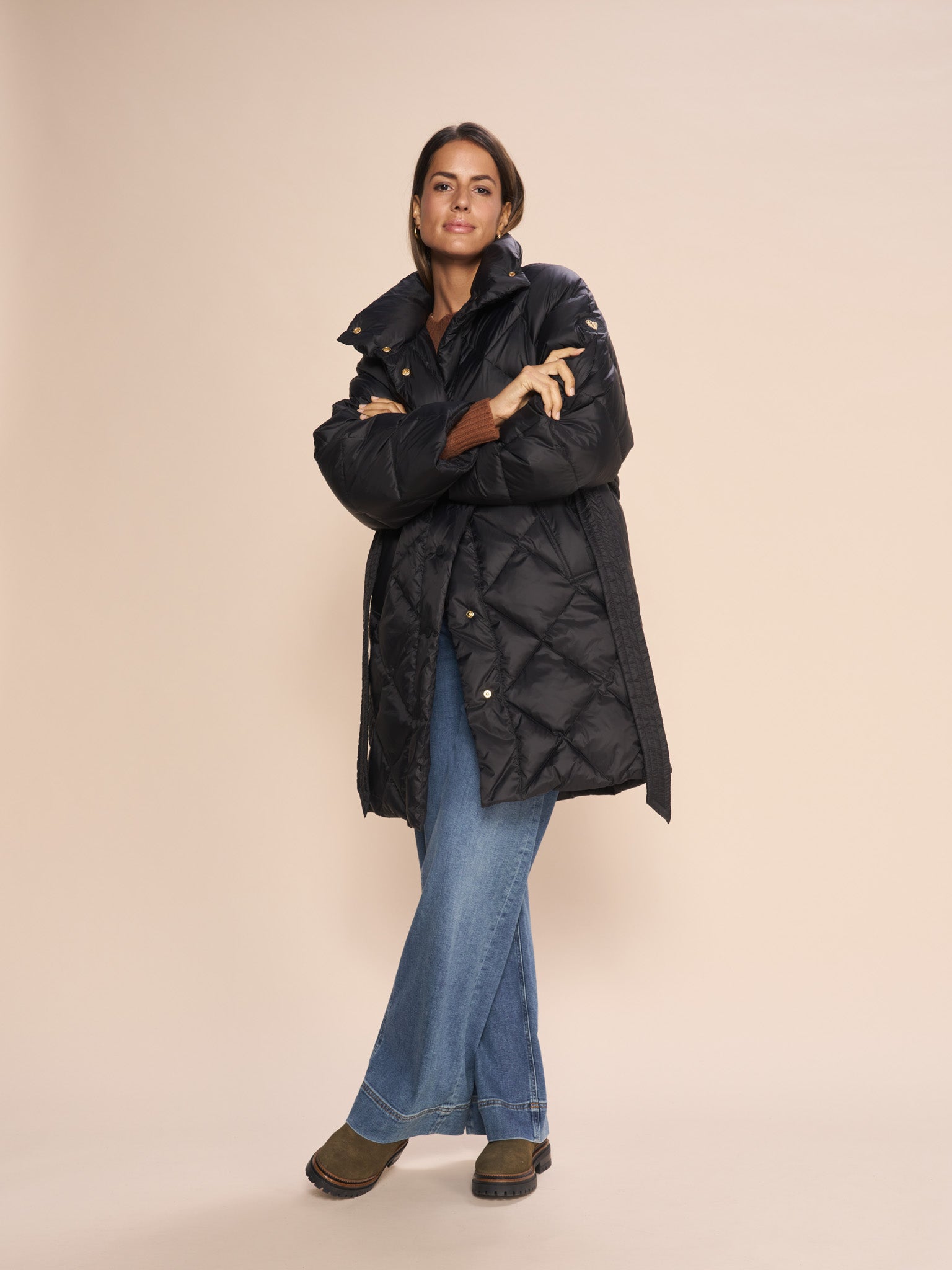 Modelshot / Black / Detail